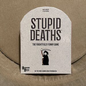 University Games Fantastic Factory ~ Stupid Deaths Card Game ~ 01404 ~ Complete